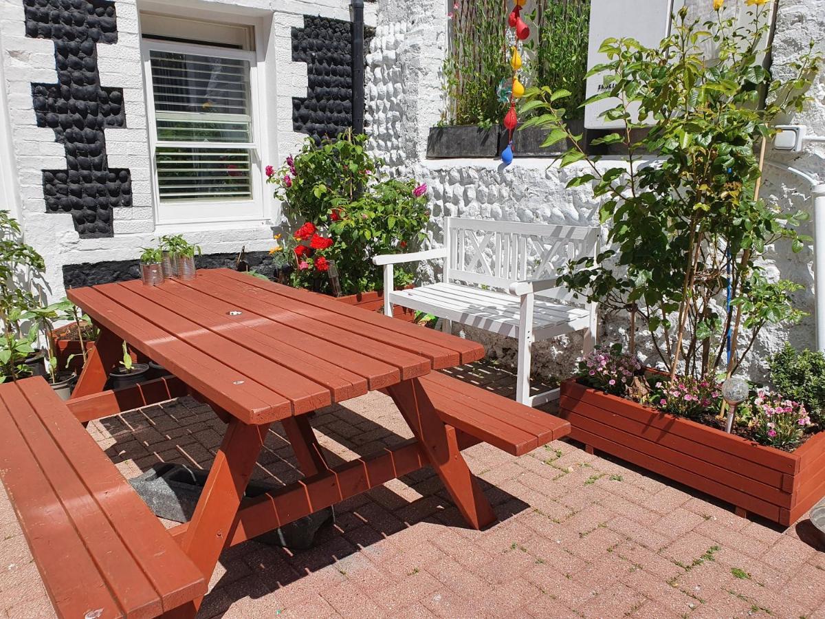 Готель Waynes Place Brighton Екстер'єр фото