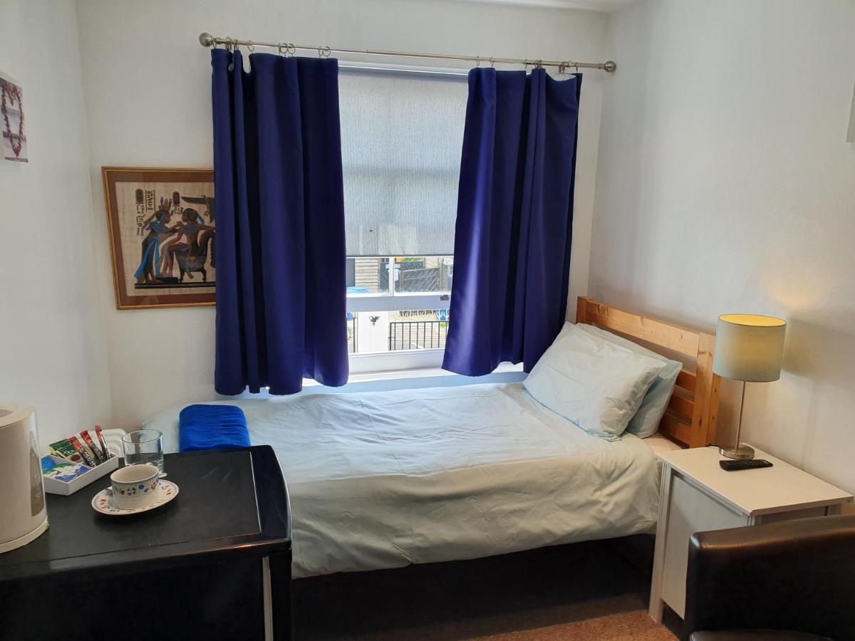 Готель Waynes Place Brighton Екстер'єр фото