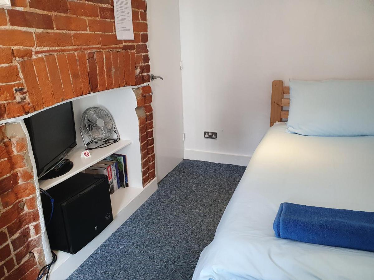 Готель Waynes Place Brighton Екстер'єр фото